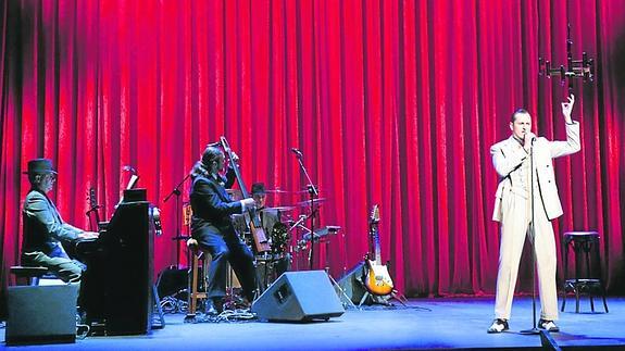 Asier Etxeandía, en una de las escenas de ‘El intérprete’.