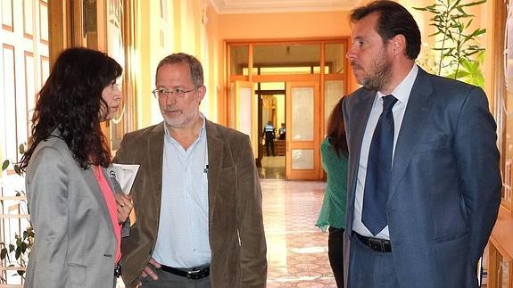 Ana Redondo, Manuel Saravia y Óscar Puente en una imagen de archivo.