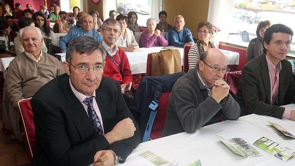 Ángel Tuñón, de la federación de barrios incorporados, y Juan Bautista Mullor, de la federación provincial. 