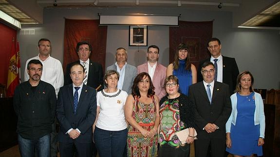 En la fila superior, y de izquierda a derecha, José I. de la Fuente (PSOE), Jesús García (PP), Ángel C. Hernando (PSOE), Carlos Fraile (PSOE), Merces Espeso (PSOE) y Marcos Rodríguez (PP). En la inferior, Alberto Castaño (IU), Javier Hernanz (PP), Montserrat Sanz (IU), Nuria Fernández (PP), Sonia Martín (PP), Luis Senovilla (PP) y Montserrat Rodrigo (PP) M. Rico