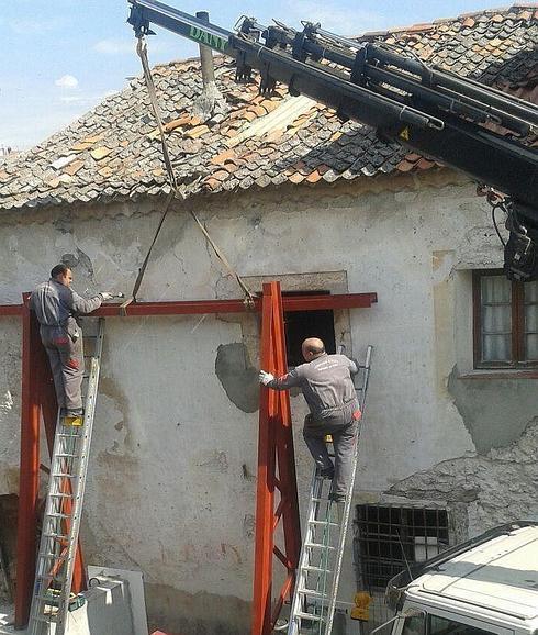 Trabajos en el edificio de la calle Magdalena. .