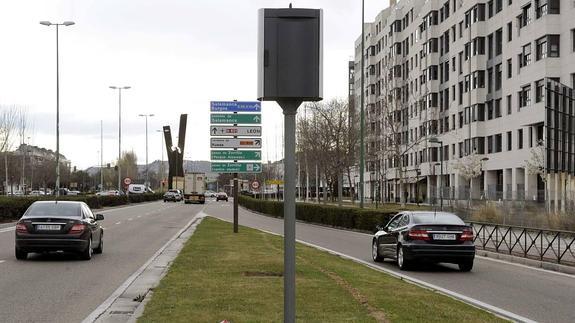 Uno de los nuevos radares, el de la Avenida de Zamora. 