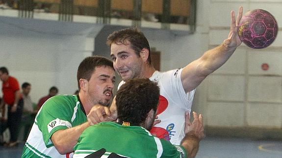 Simón, durante uno de los partidos ante Bordils de la temporada pasada. 