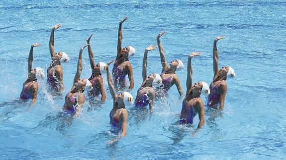 La chicas de la selección española de natación sincronizada durante una de las pruebas