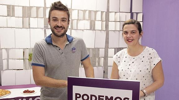 Daniel López y Natalia del Barrio, este viernes durante la inauguración de la sede. 