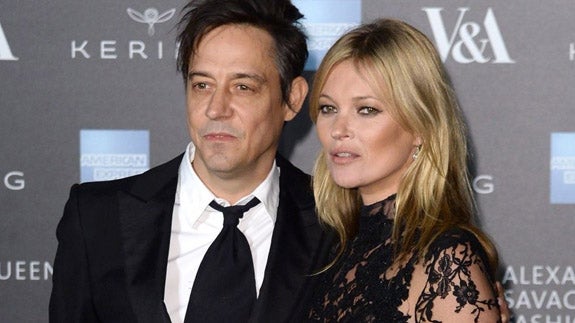 Jamie Hince y Kate Moss. 