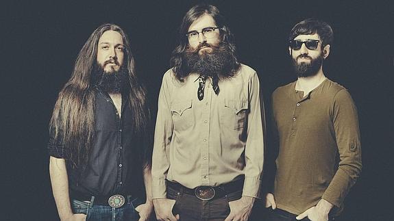 Javier Vielba, Rubén Marrón y Guille Aragón los miembros de Arizona Baby.