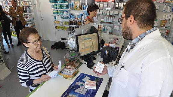 Primera paciente de Castilla y León atendida con receta electrónica en Portillo (Valladolid)Fran Jiménez