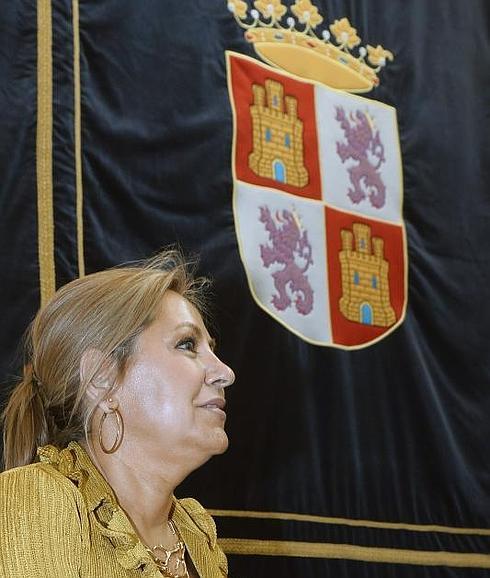 La vicepresidenta y consejera de Empleo, Rosa Valdeón, durante su comparecencia en las Cortes de Castilla y León.