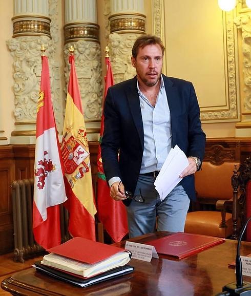 Óscar Puente, segundos antes de iniciar la rueda de prensa. 