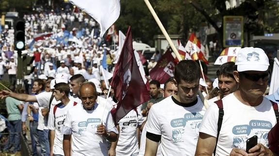 La Marcha blanca, a su llegada a Madrid en protesta por los precios de la leche.