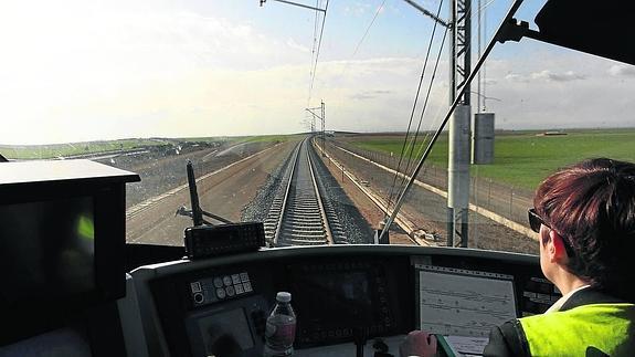 Línea de alta velocidad Valladolid-Palencia-León. 