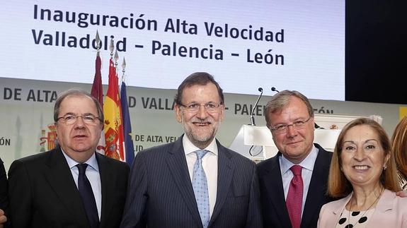 Juan Vicente Herrera, Mariano Rajoy, Antonio Silván y Ana Pastor en el acto oficial de inauguración de la línea Valladolid-Palencia-León de Ave. 