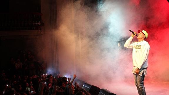 Magic Magno, durante un momento de su actuación en el teatro Juan Bravo.