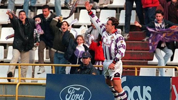 Alen Peternac celebra un gol en el estadio José Zorrilla.