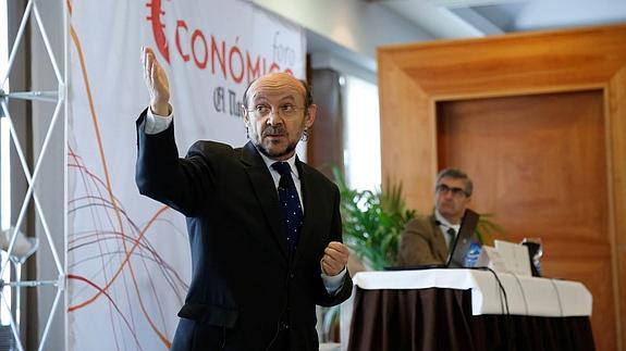 Alfredo Arahuetes: «Los partidos no deben huir del rozamiento y negociar hasta entenderse»