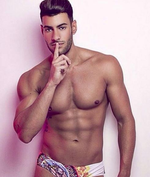 Rubén González.