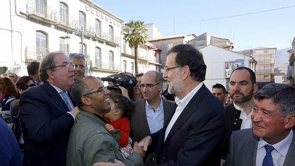 Juan Vicente Herrera y Mariano Rajoy durante el acto en Béjar.