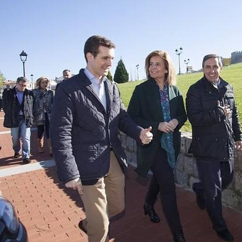 De I. a D. Pablo Casado, Fátima Báñez y José Ramón García, nº2 al Congreso por el PP de Ávila. 