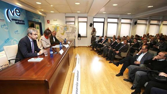 El economista Luis Garicano mantiene un encuentro con empresarios de Valladolid.