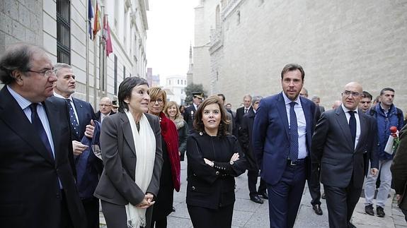 Sáenz de Santamaría pide estudiar bien cómo apoyar a las cuencas mineras