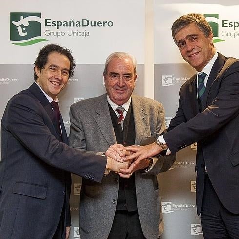 Jesús Eliz Cantalapiedra (centro), Eduardo López Enríquez (derecha) y Miguel Ángel Hilanderas (izquierda). / EL NORTE  