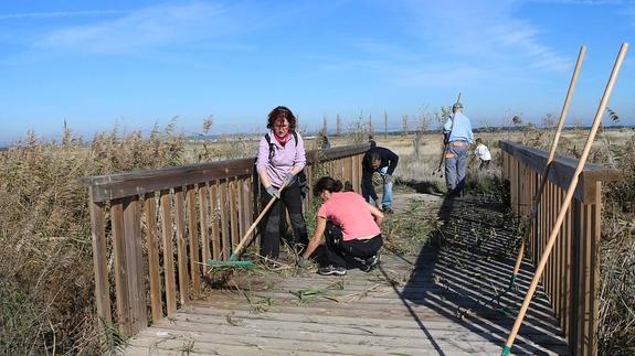 Vecinos voluntarios logran recuperar las lagunas del Raso de Portillo