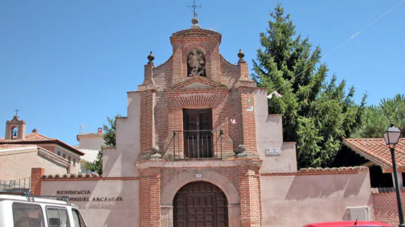 Portada del antiguo Hospital de San Miguel.