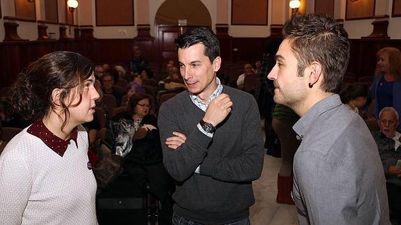 «Con Morenés han metido a la zorra a cuidar del gallinero»