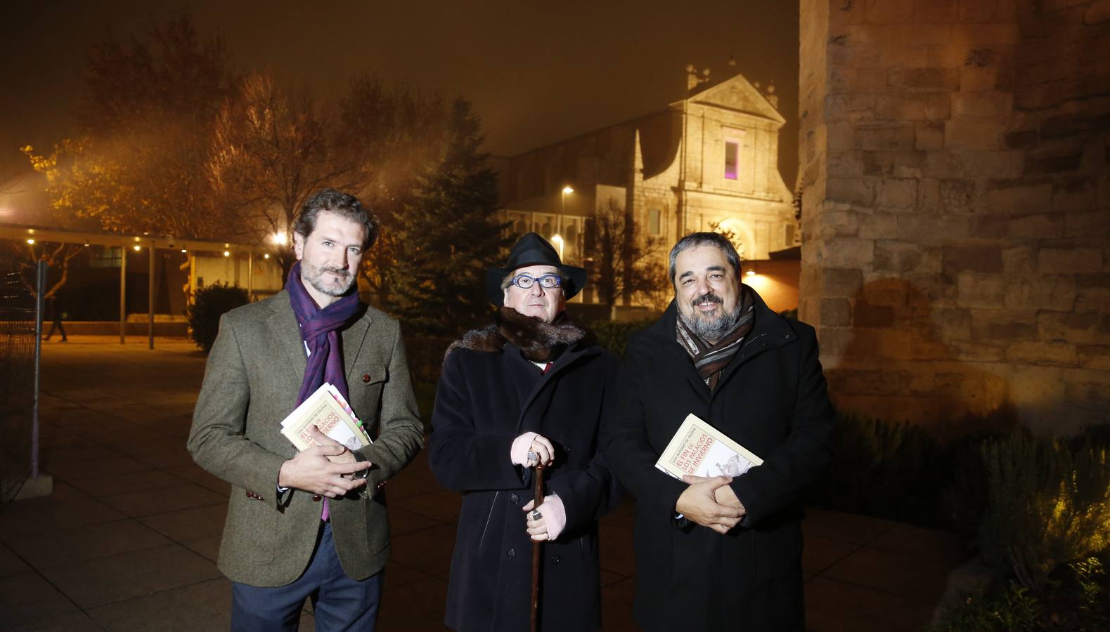 Desde la izquierda, Fernando Conde, Luis Antonio de Villena y Carlos Aganzo.