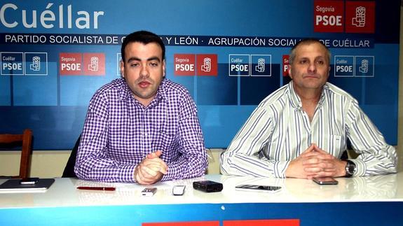 Carlos Fraile (izda) y Ángel Carlos Hernando, concejales del PSOE.M. Rico