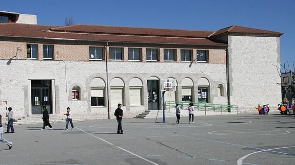 Patio interior del colegio La Villa de Cuéllar. M. Rico