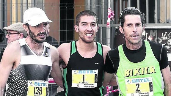 Rafa Iglesias, Alberto Sánchez Pinilla y Antonio Núñez, podio del 2014 de la San Silvestre.