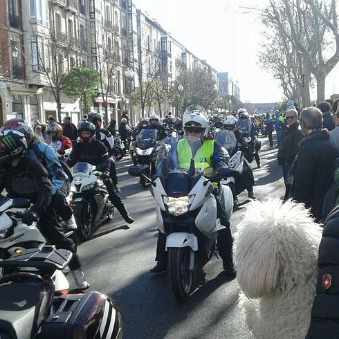 Miles de moteros desfilan por Valladolid