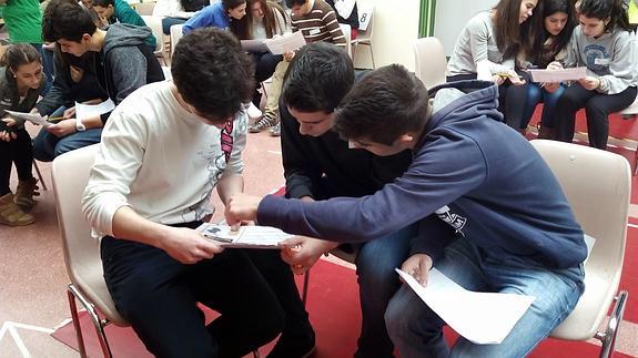 Participantes en una edición pasada de la Olimpiada de Geología. 
