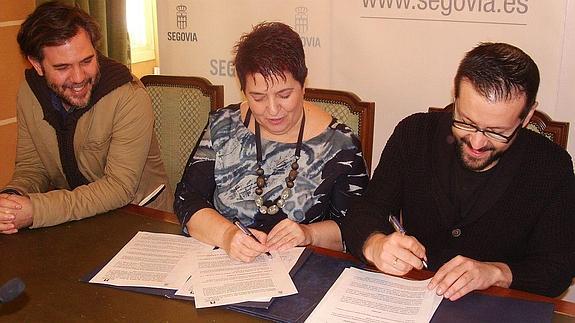 Álvaro Retortillo, Clara Luquero y Matías Figueroa firman el convenio de la tercera Lanzadera de Empleo.