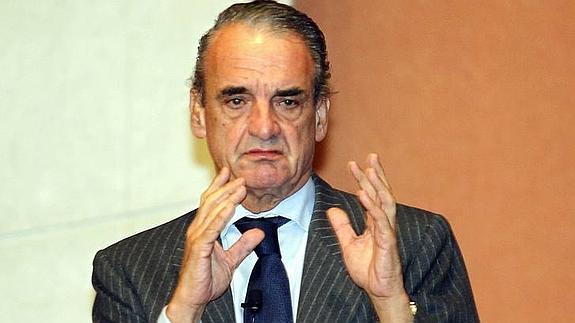 Mario Conde durante una conferencia en Palencia.