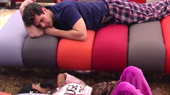 Liz se declara a Alejandro