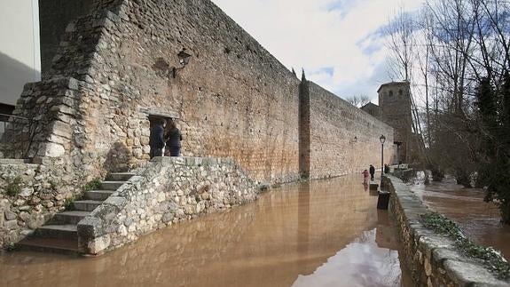 Crecida río del Arlanza en Covarrubias.