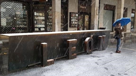 León, bajo la nieve.