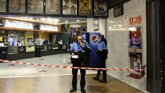 La Policía Municipal acordonó la zona tras el accidente del domingo. 
