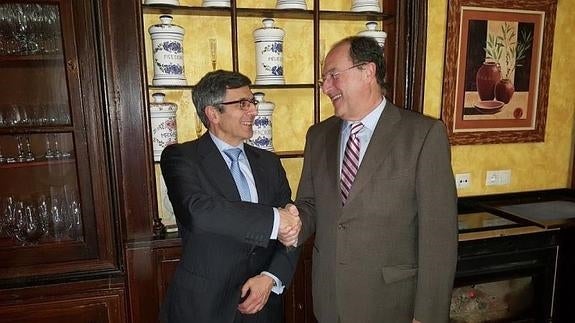 Francisco Román, presidente de Vodafone España, y Carlos Moro, presidente de Matarromera. 