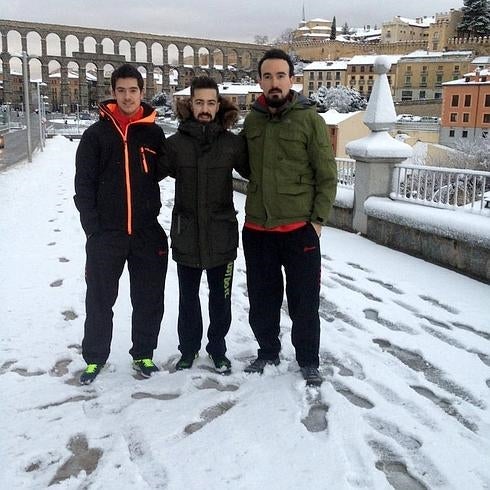 Los tres jugadores del equipo local.