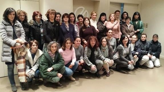 Trabajadoras de Seda en Palencia durante el encuentro. 