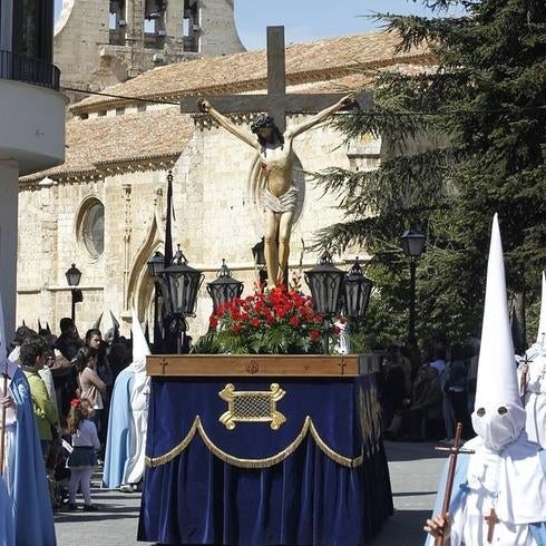 Imagen de Jesús Crucificado, al salir de la plaza de San Pablo.