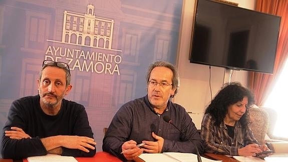 El concejal Romualdo Fernández, el alcalde de Zamora, Francisco Guarido, y la concejala Laura Rivera.