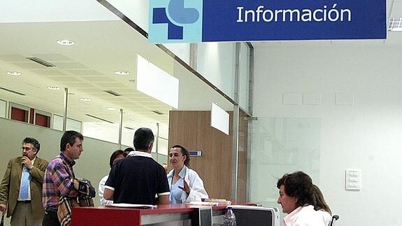 Puesto de información en el centro de salud de San Lorenzo. Antonio de Torre