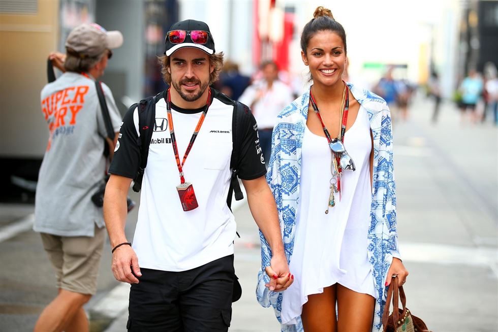 Fernando Alonso y Lara Álvarez ponen fin a su relación