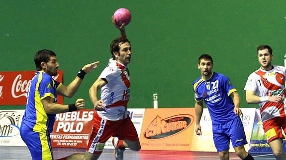 Alberto García, en un partido con el conjunto navero.