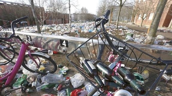 Imagen del Campus tras el último botellón.
